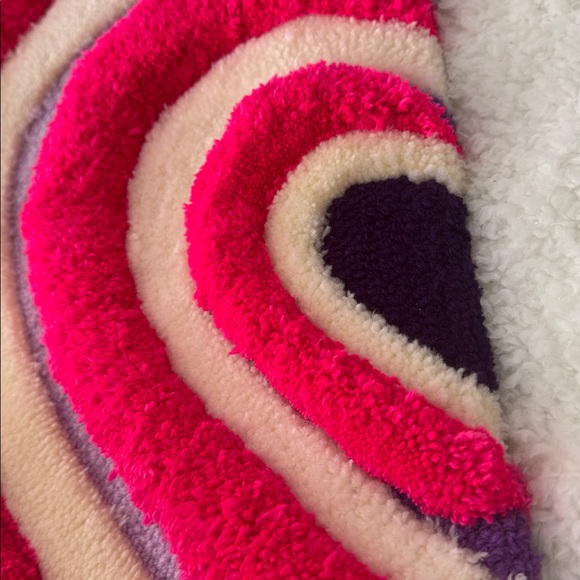 HEART SHAPED MIRROR RUG - Picture 6 of 7